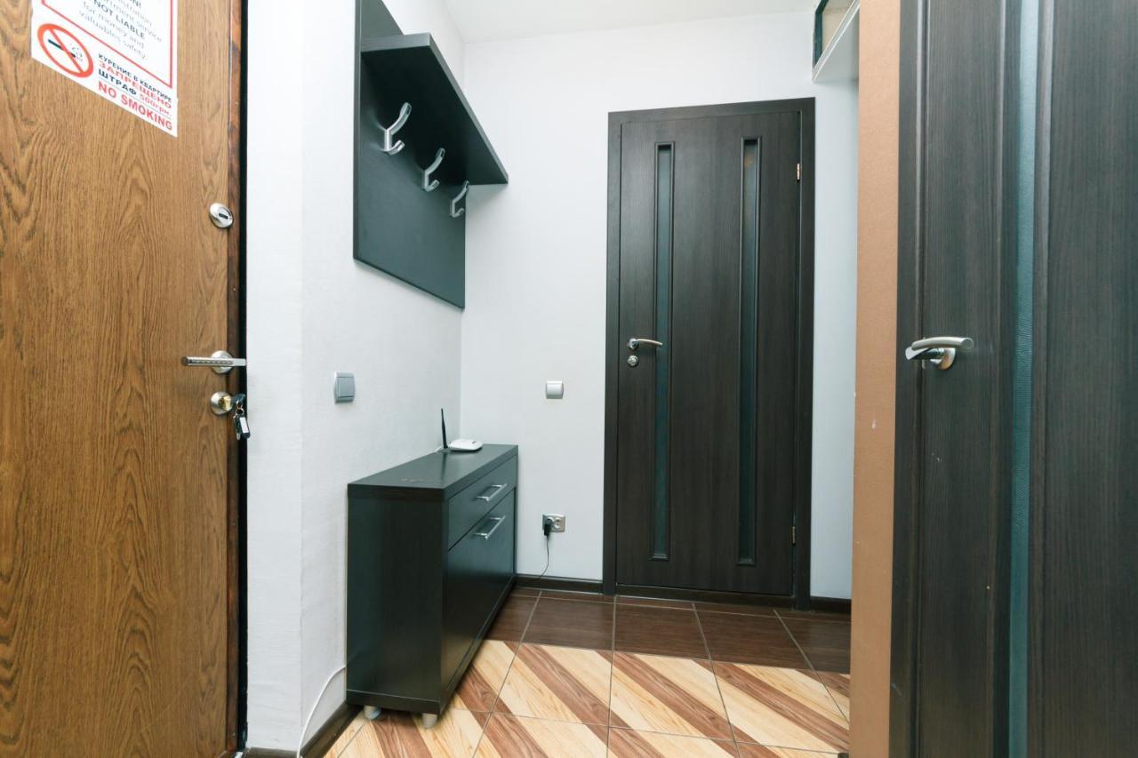 Apartments On Henerala Zhmachenka เคียฟ ภายนอก รูปภาพ